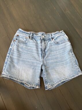 American Eagle Light Blue Denim Women's Shorts - Classic High-Rise